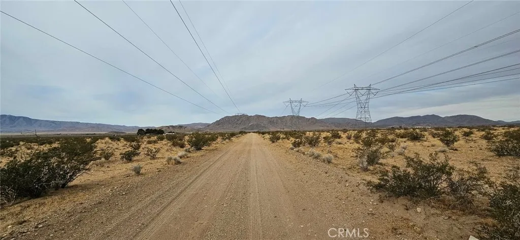 800 Powerline Road Lucerne Valley, CA 92356 - Photo 4 of 8