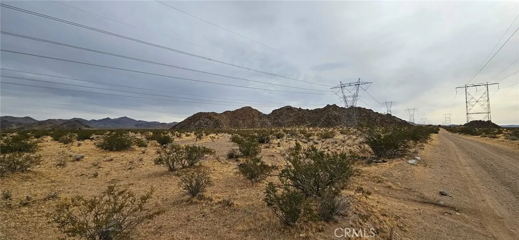 800 Powerline Road Lucerne Valley, CA 92356 - Photo 7 of 8