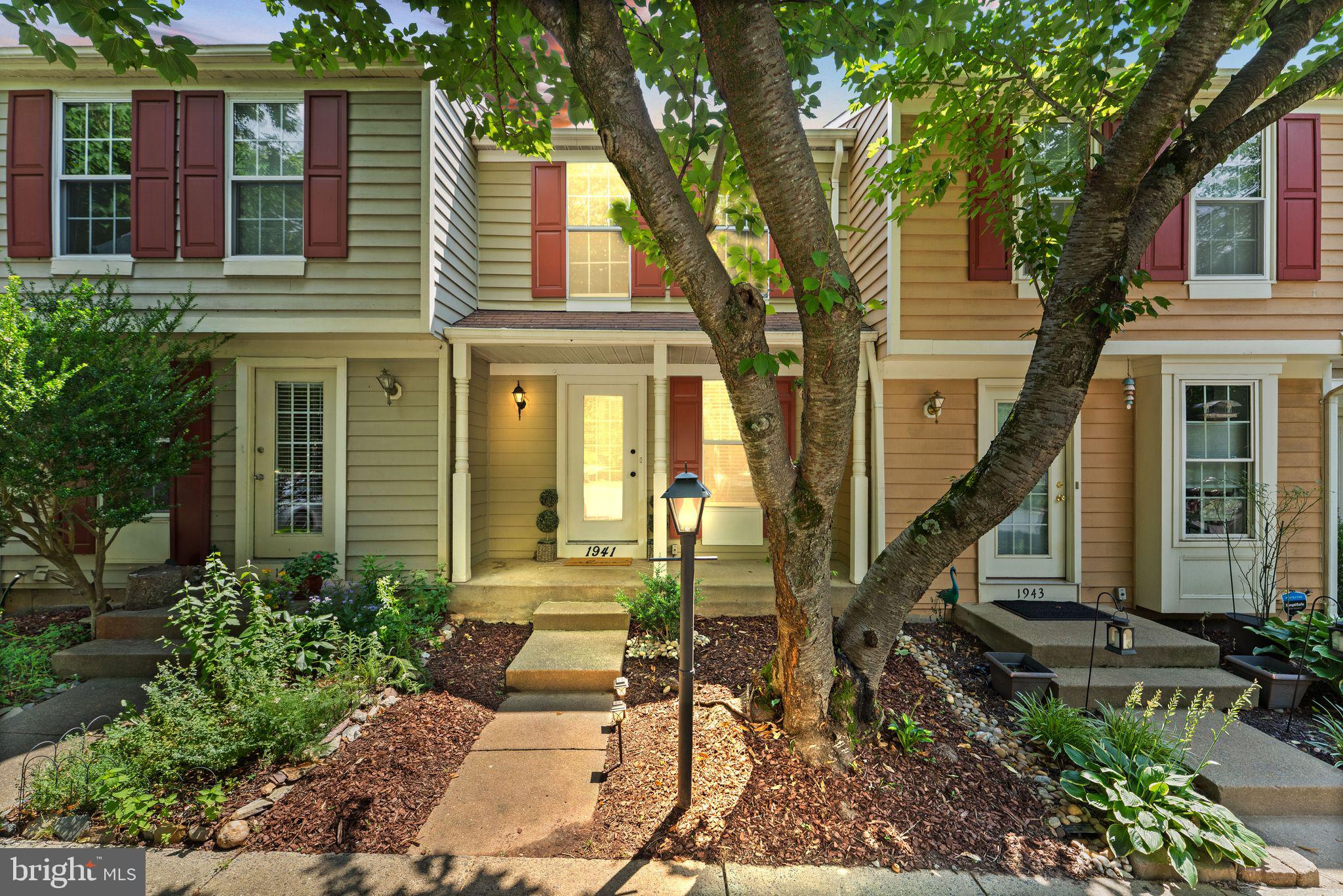 1941 Sagewood Lane Reston, VA 20191 - Photo 2 of 39