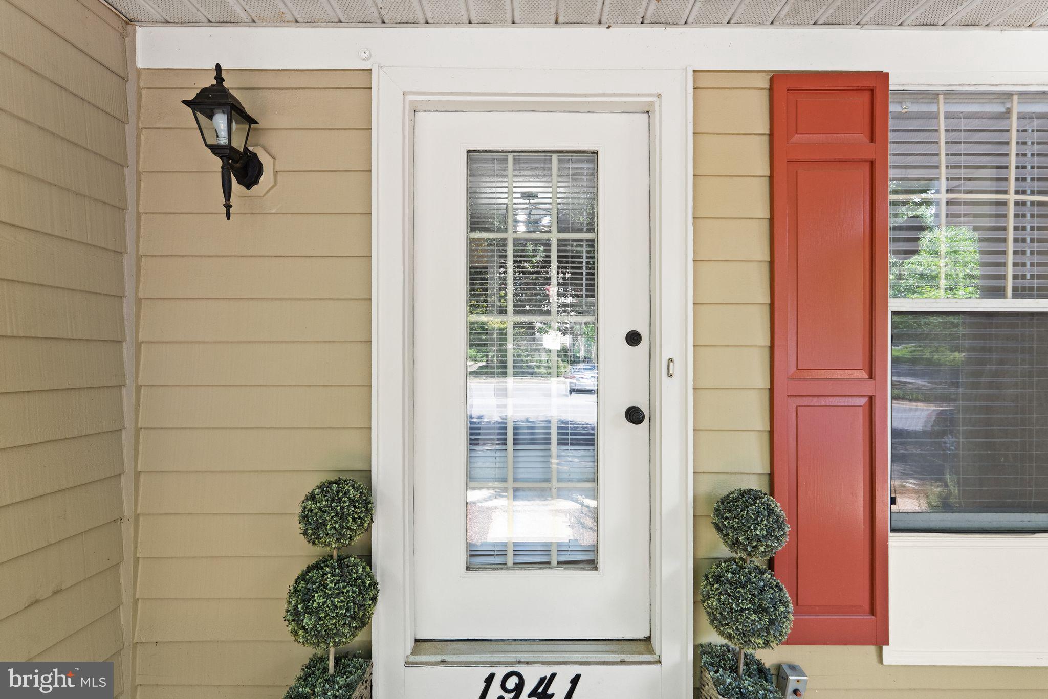 1941 Sagewood Lane Reston, VA 20191 - Photo 3 of 39
