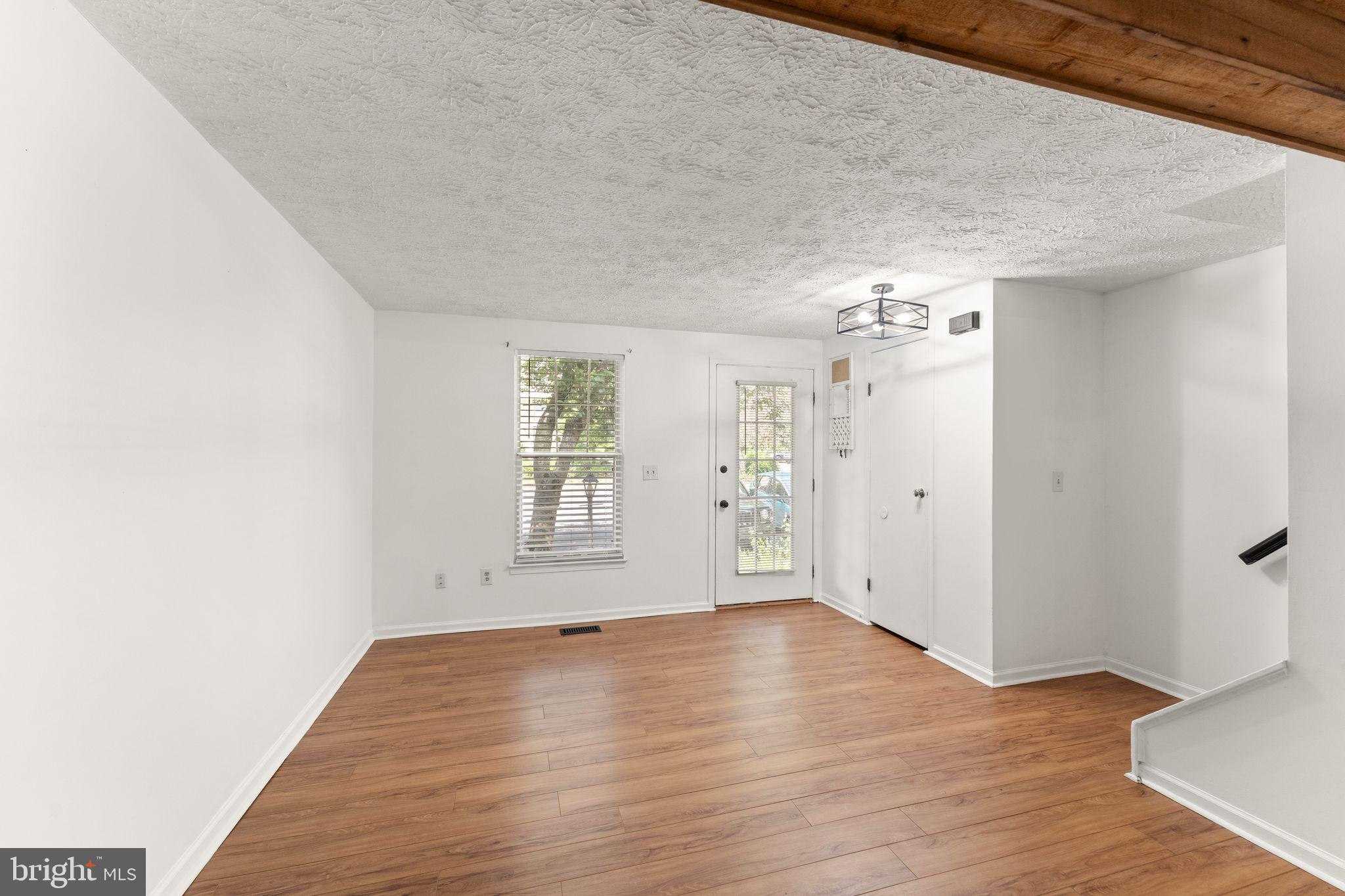 1941 Sagewood Lane Reston, VA 20191 - Photo 6 of 39