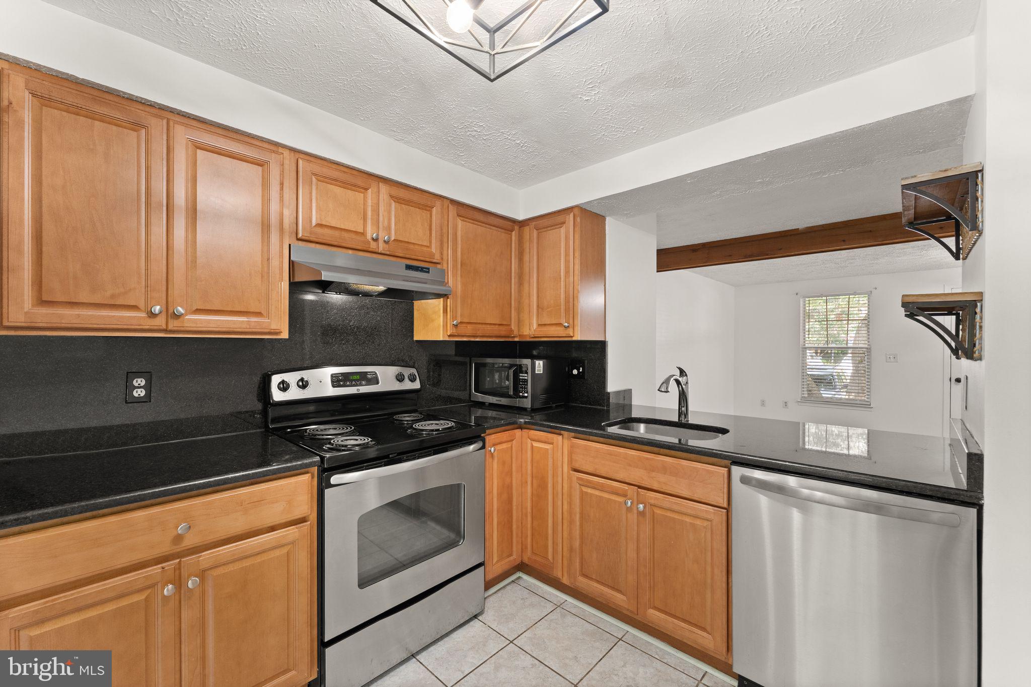 1941 Sagewood Lane Reston, VA 20191 - Photo 9 of 39