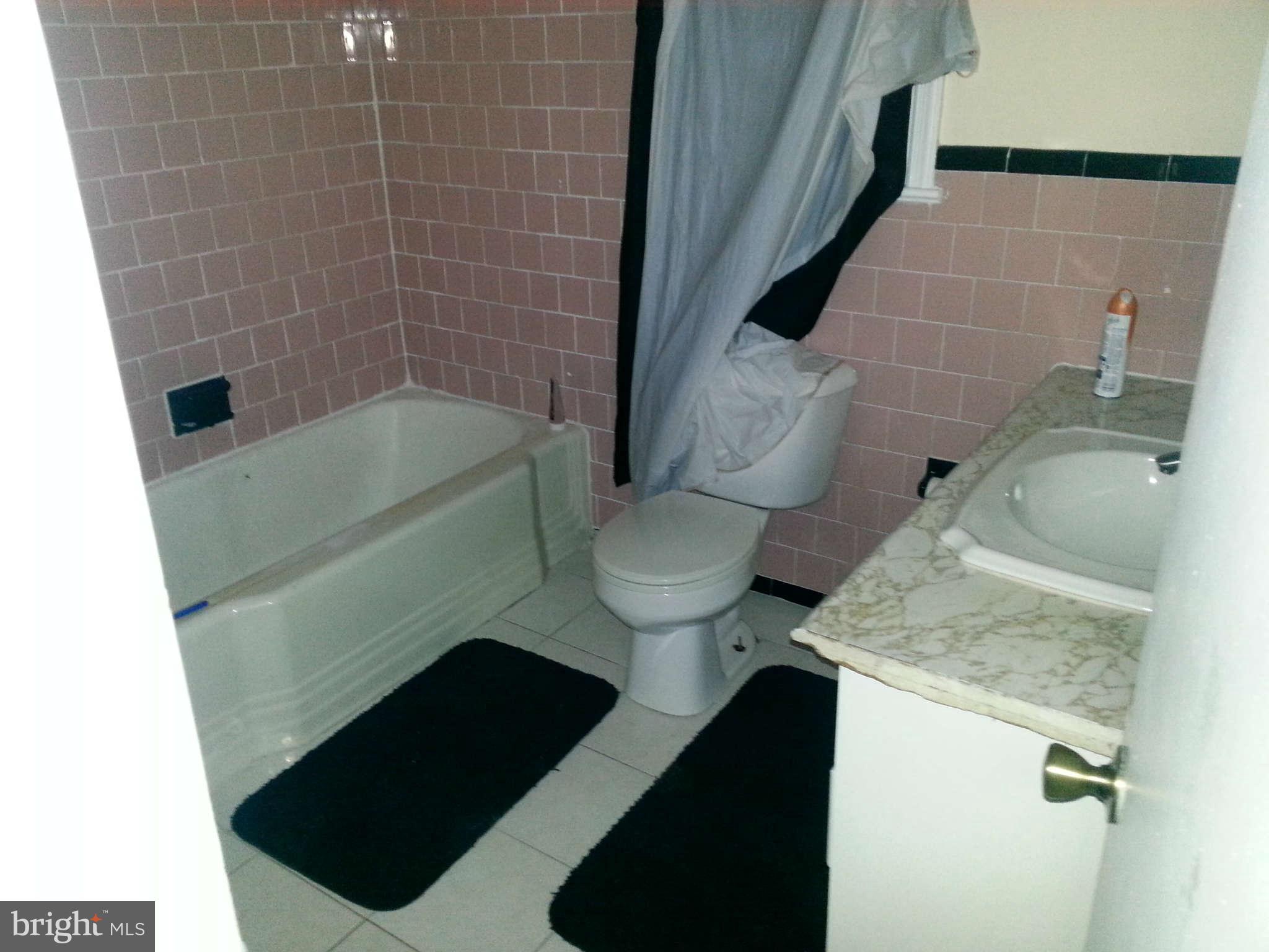 7023 Calamo Street Springfield, VA 22150 - Photo 8 of 23 Bath