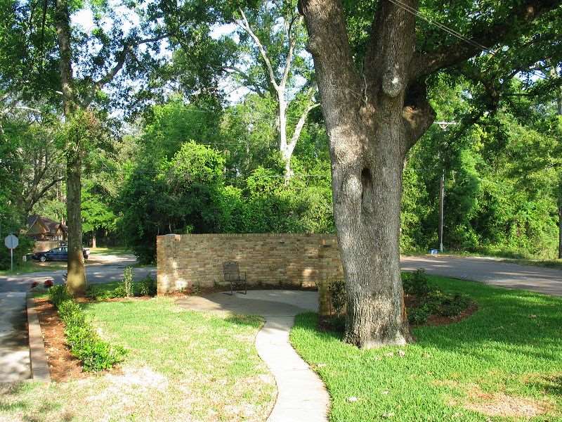 314 Gayfer Court, Unit 4 Fairhope, AL 36532 - Photo 4 of 4 Common Area