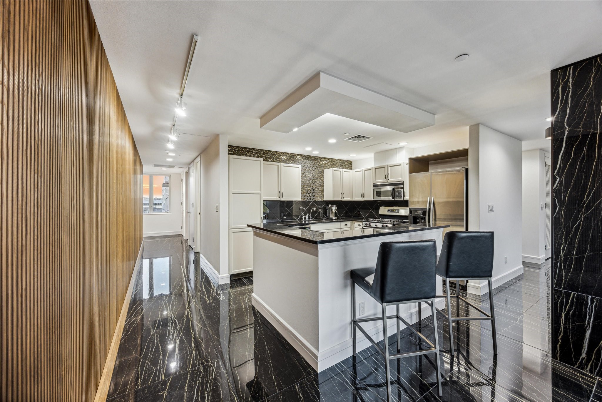 901 West 9th Street, Unit 401A Austin, TX 78703 - Photo 10 of 30