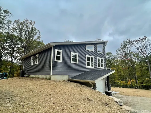 a front view of house with yard