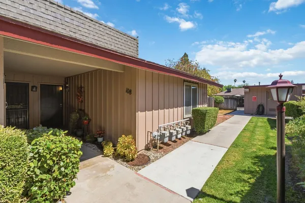 $249,999 | 5090 North College Avenue, Unit 108, Fresno, CA 93704