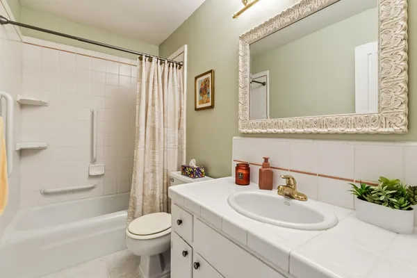 $249,999 | 5090 North College Avenue, Unit 108, Fresno, CA 93704
