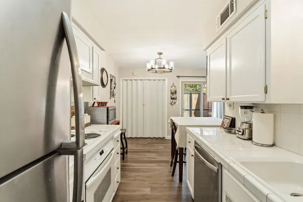 $249,999 | 5090 North College Avenue, Unit 108, Fresno, CA 93704