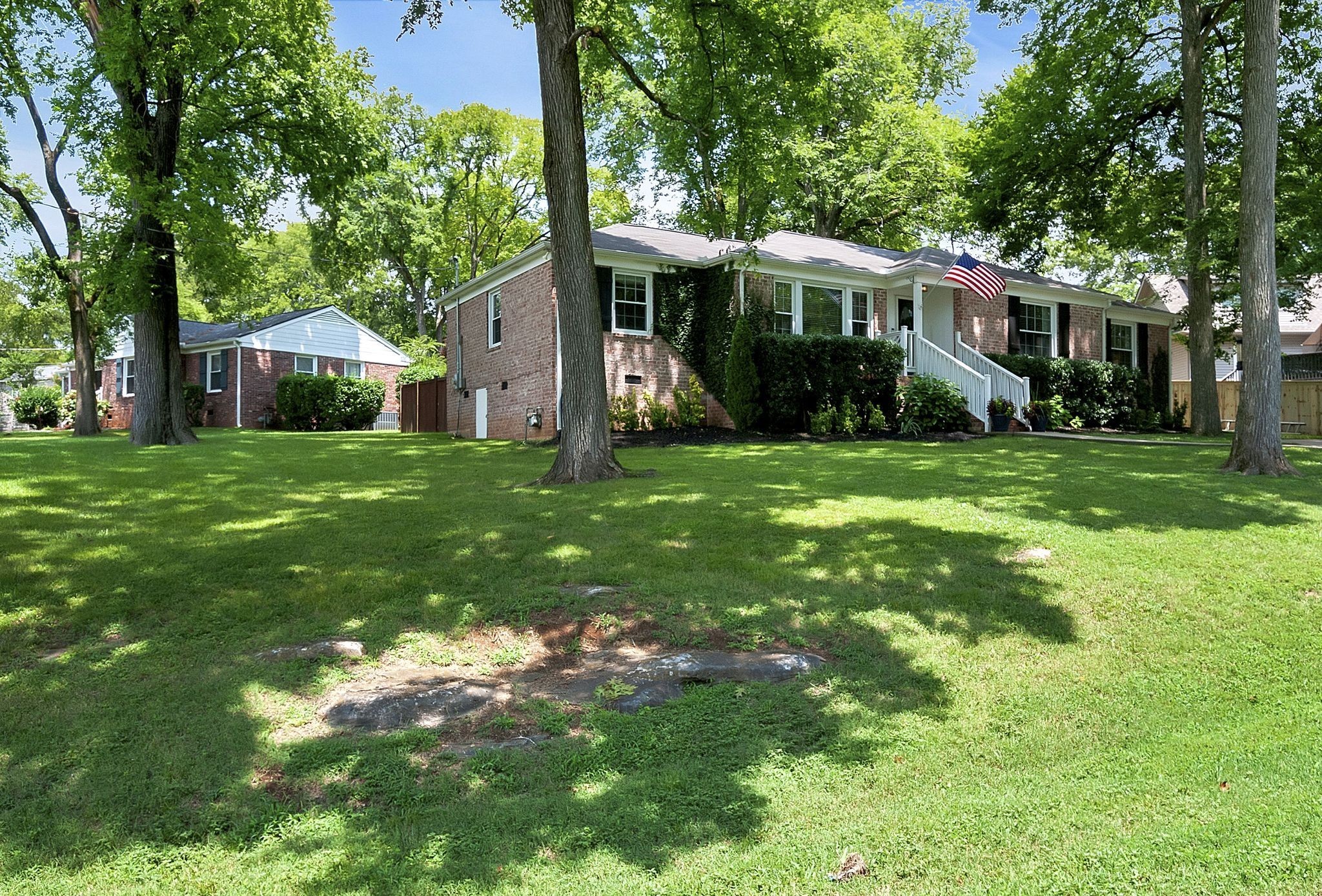 1220 Davidson Road Nashville, TN 37205 - Photo 5 of 33 Beautiful corner lot