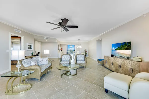$699,900 | 1050 Borghese Lane, Unit 605, Naples, FL 34114