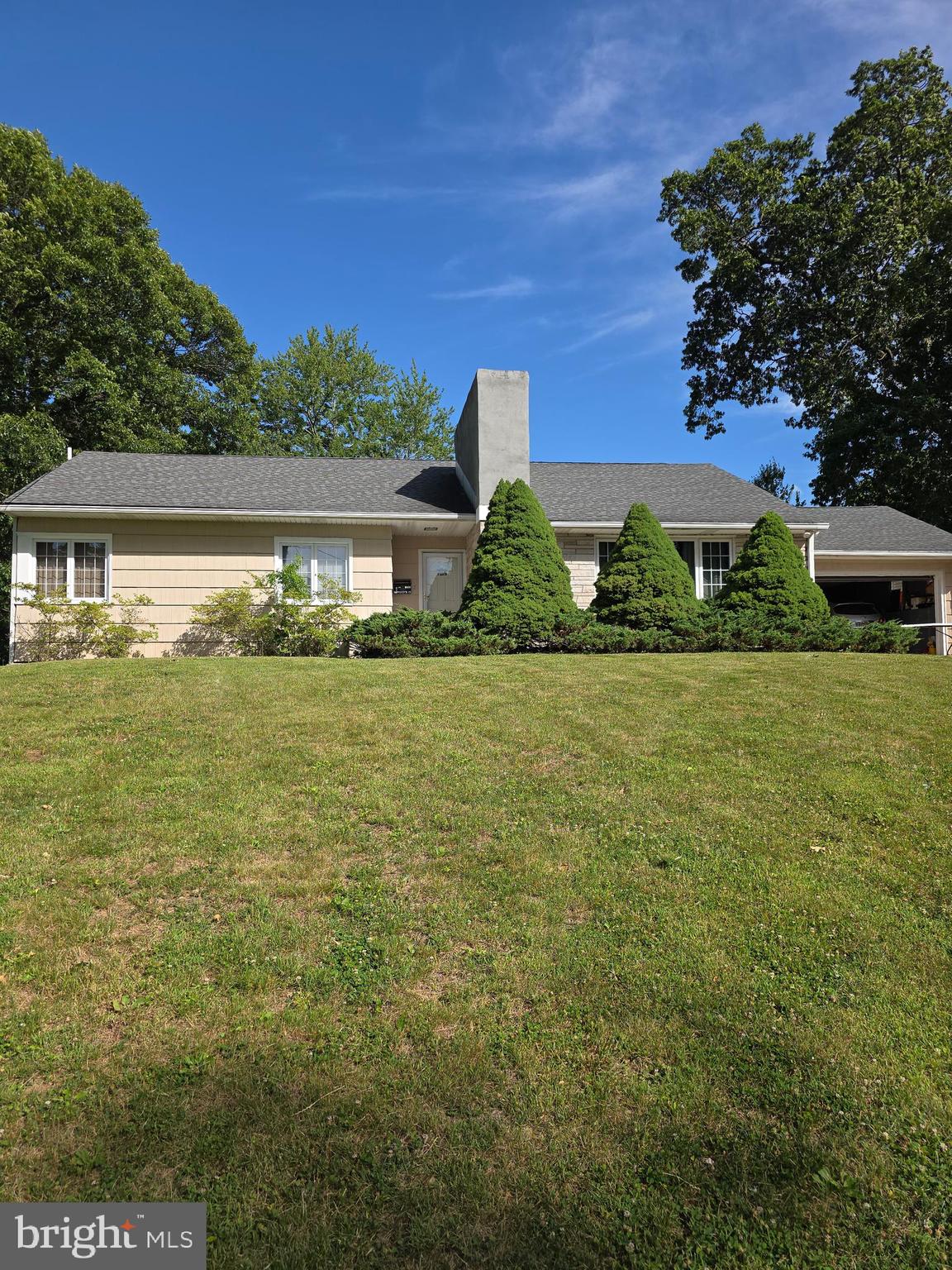 7 White Beech Court Ewing, NJ 08618 - Photo 1 of 3