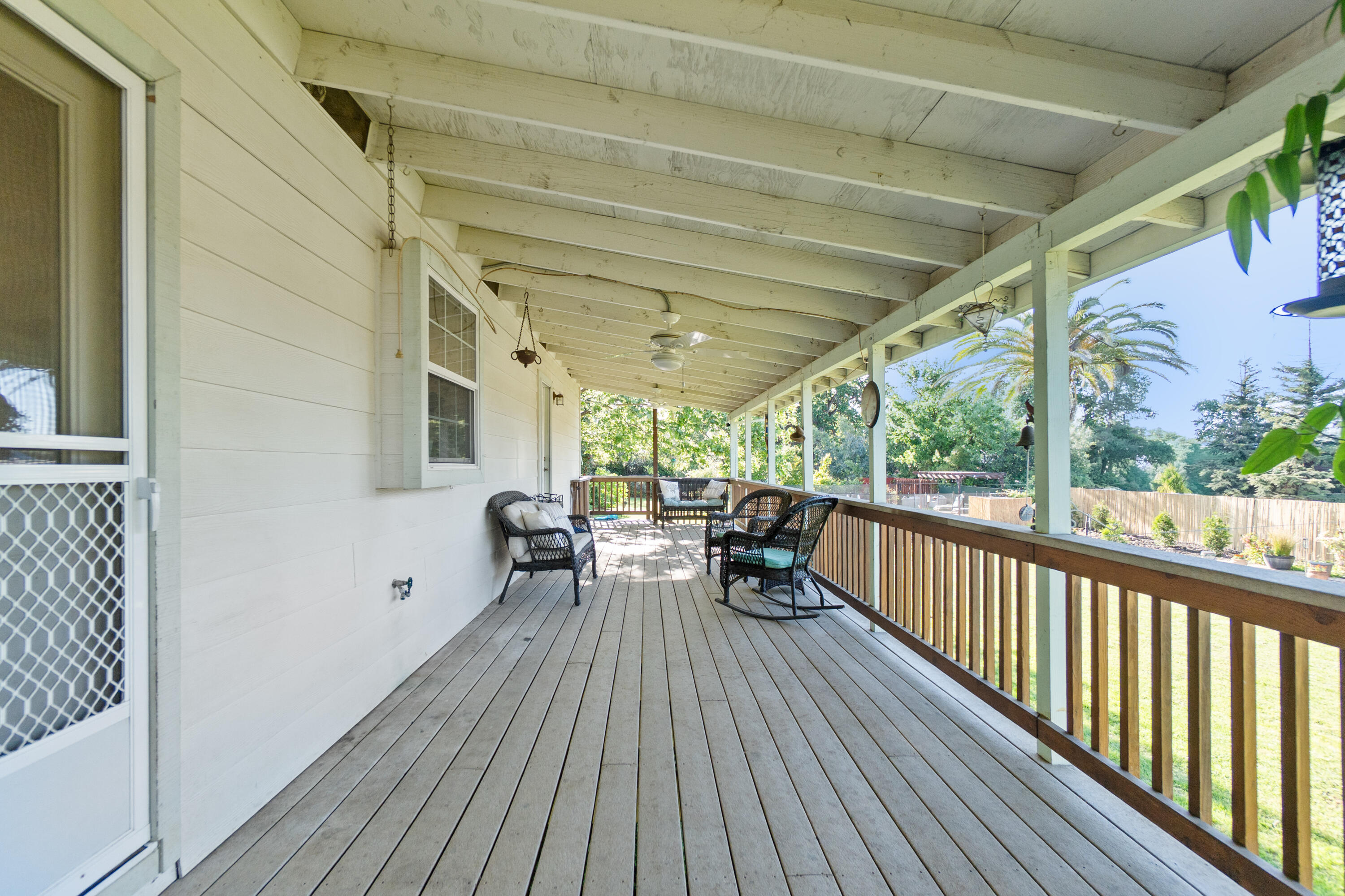 19962 Welcome Way Redding, CA 96002 - Photo 42 of 96 covered deck