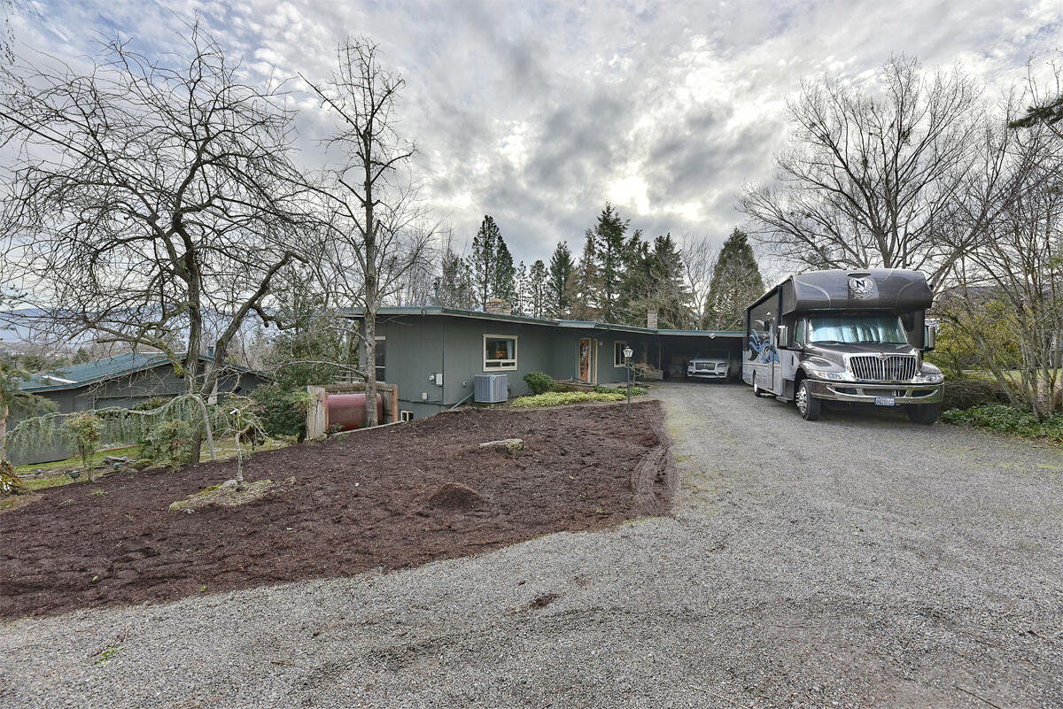460 Wilson Road Ashland, OR 97520 - Photo 32 of 40 DSC_6717 copy copy