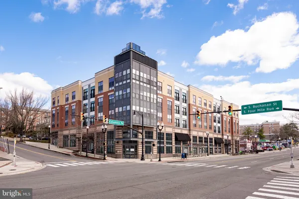 $2,000 | 989 South Buchanan Street, Unit 416, Arlington, VA 22204