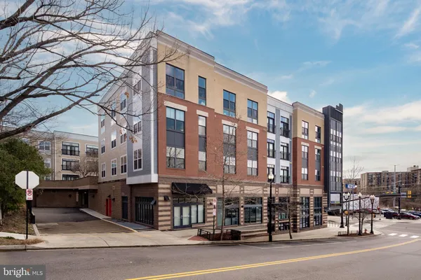 $2,000 | 989 South Buchanan Street, Unit 416, Arlington, VA 22204