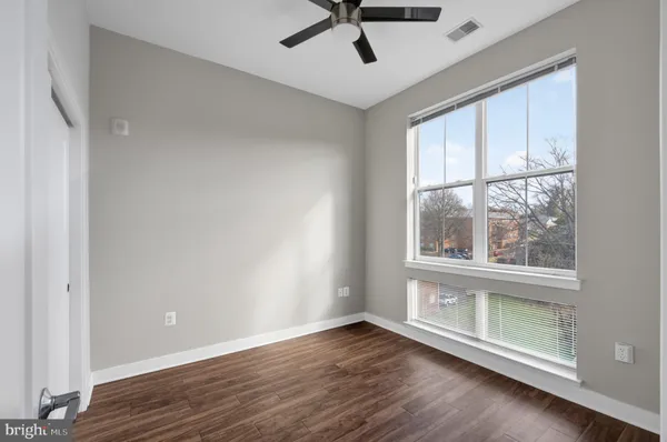 $2,000 | 989 South Buchanan Street, Unit 416, Arlington, VA 22204