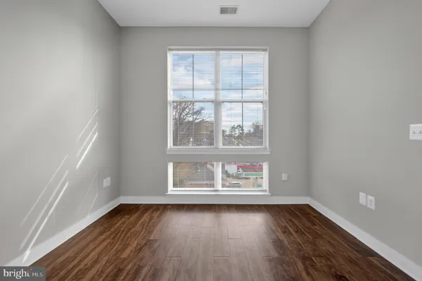 $2,000 | 989 South Buchanan Street, Unit 416, Arlington, VA 22204