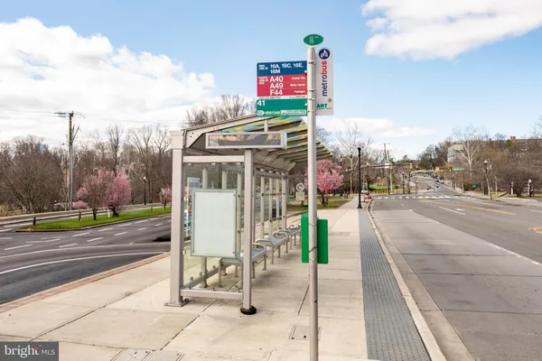 $1,900 | 989 South Buchanan Street, Unit 416, Arlington, VA 22204