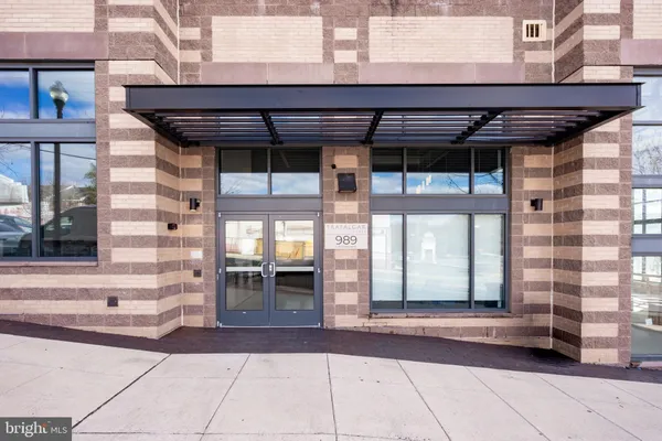 $2,000 | 989 South Buchanan Street, Unit 416, Arlington, VA 22204