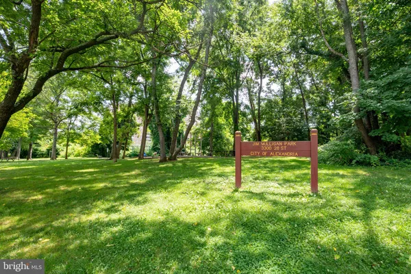 $1,900 | 989 South Buchanan Street, Unit 416, Arlington, VA 22204