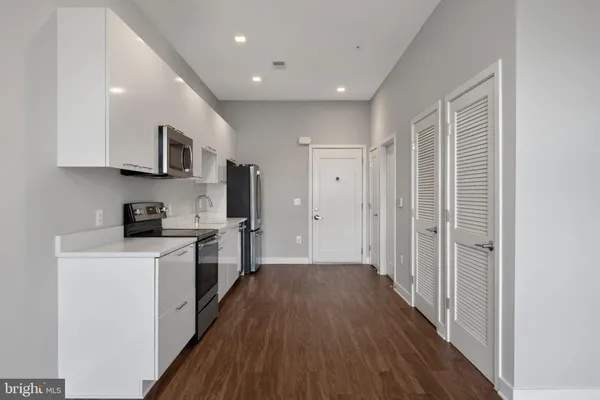 $2,000 | 989 South Buchanan Street, Unit 416, Arlington, VA 22204