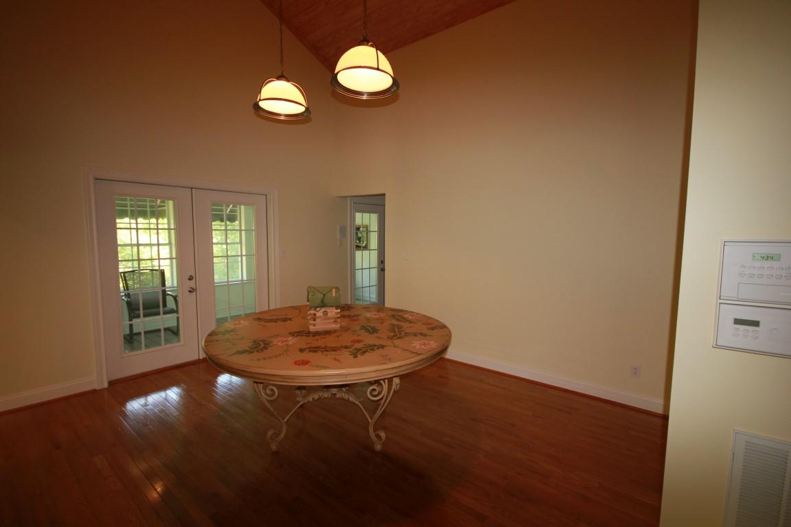 281 Goose Point, Unit 6 Spring City, TN 37381 - Photo 6 of 41 P4 - UPSTAIRS DINING ROOM (Medium)