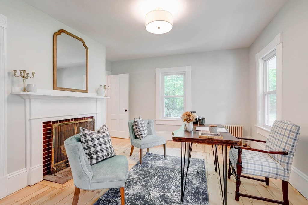 102 Pepperell Road Groton, MA 01450 - Photo 4 of 28