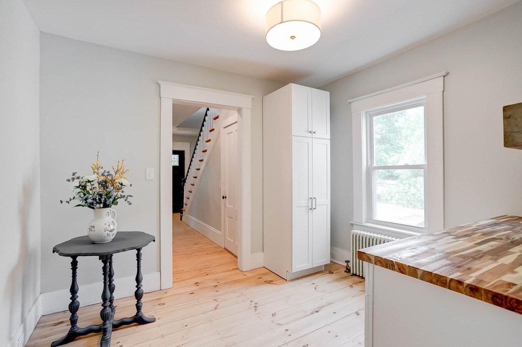 102 Pepperell Road Groton, MA 01450 - Photo 7 of 28