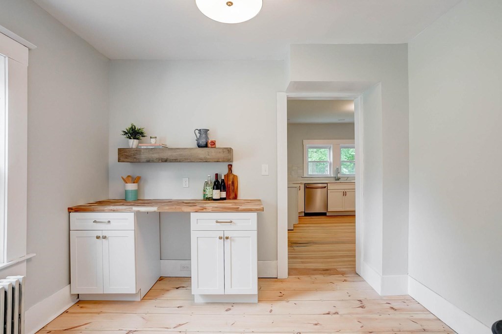 102 Pepperell Road Groton, MA 01450 - Photo 8 of 28