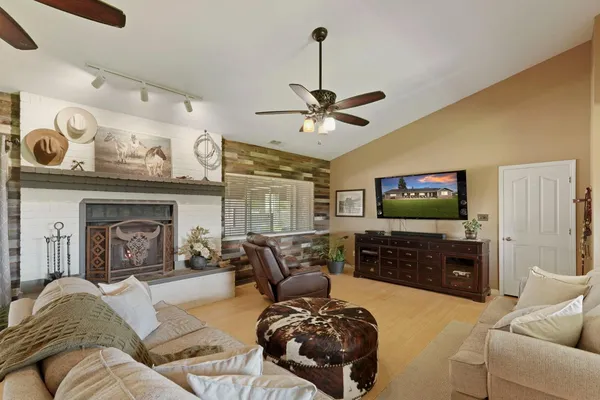 $799,000 | 236 Creek View Lane, Wallace, CA 95254