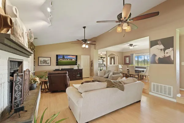 $799,000 | 236 Creek View Lane, Wallace, CA 95254