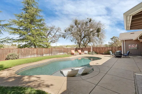 $799,000 | 236 Creek View Lane, Wallace, CA 95254