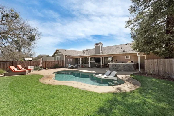 $799,000 | 236 Creek View Lane, Wallace, CA 95254