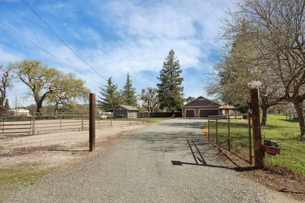 $799,000 | 236 Creek View Lane, Wallace, CA 95254
