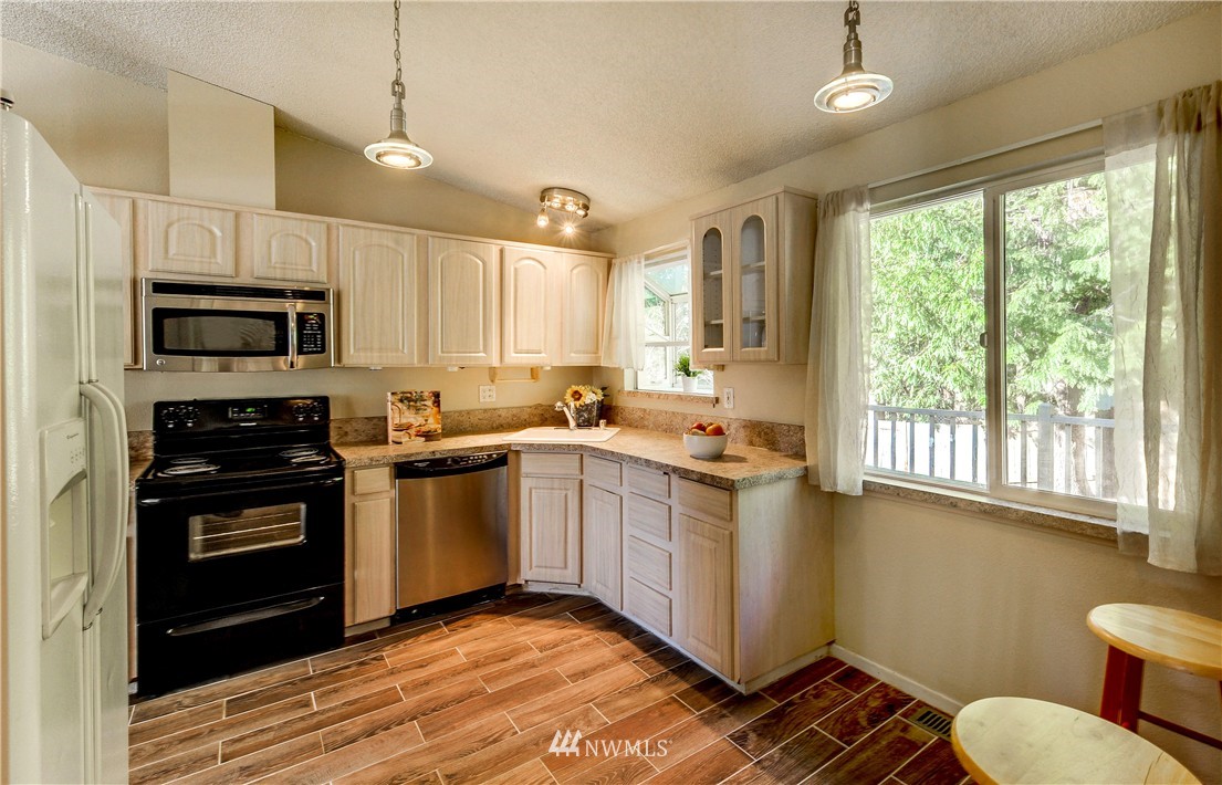 2117 Timber Trail Bothell, WA 98012 - Photo 8 of 25