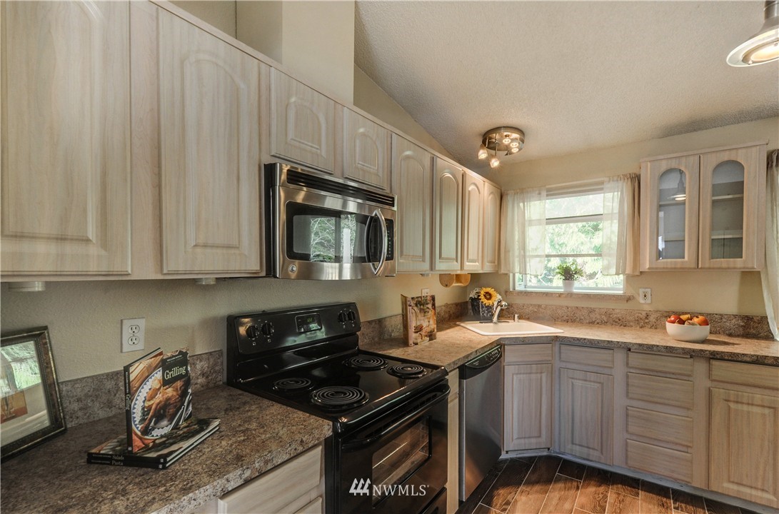 2117 Timber Trail Bothell, WA 98012 - Photo 10 of 25