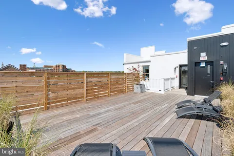 $2,800 | 901 King Street, Unit 401, Alexandria, VA 22314