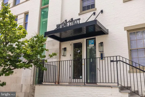 $2,800 | 901 King Street, Unit 401, Alexandria, VA 22314