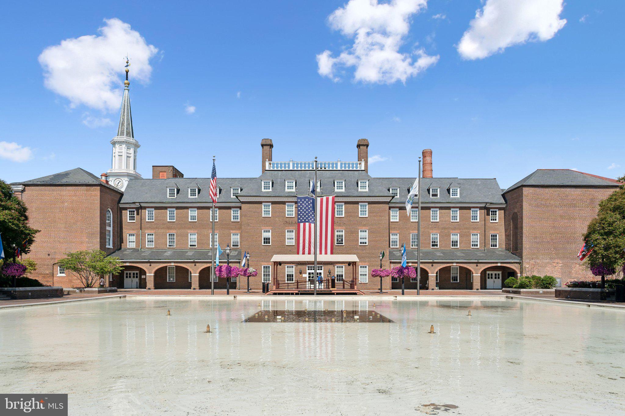 901 King Street, Unit 401 Alexandria, VA 22314 - Photo 23 of 32 a view of a house with swimming pool