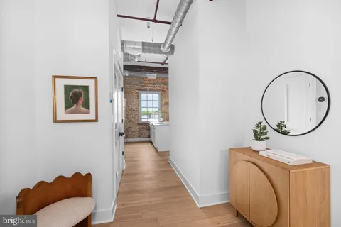 $2,800 | 901 King Street, Unit 401, Alexandria, VA 22314