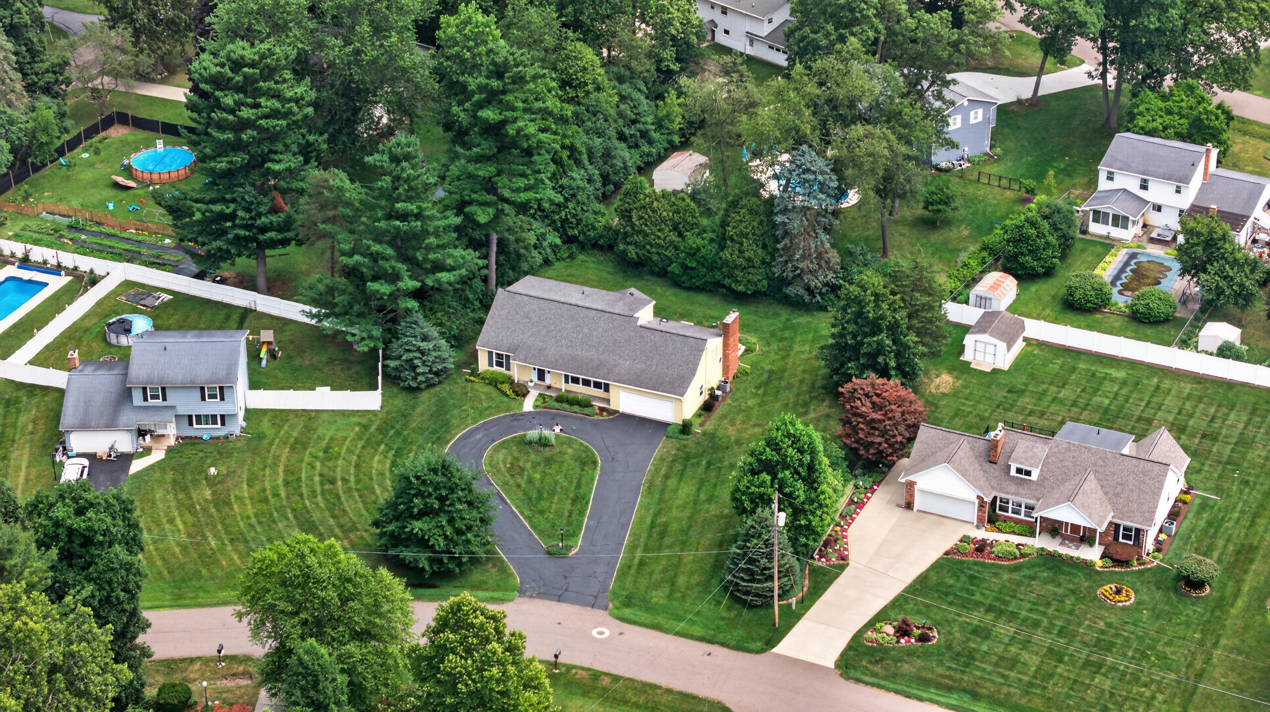 4745 Birch Haven Road Jackson, MI 49201 - Photo 51 of 55 DJI_20260706132403_0121_D