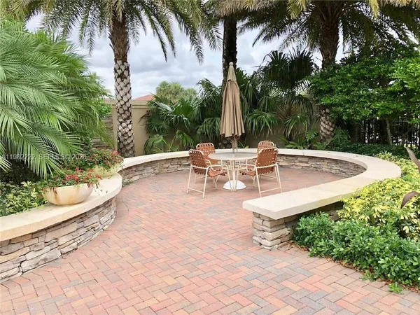 $3,700 | 106 Riverwalk Circle East, Unit 106, Plantation, FL 33325