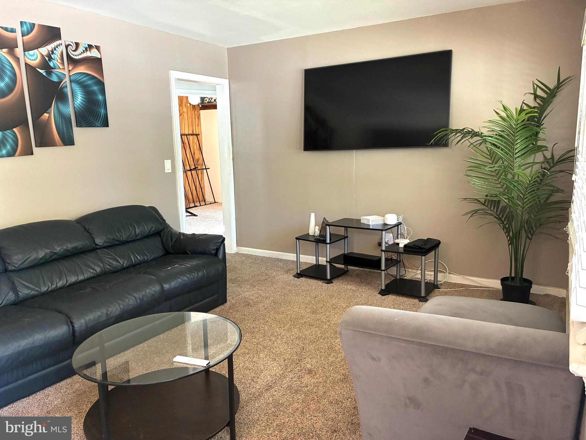 5112 Hollywood Road College Park, MD 20740 - Photo 5 of 28 Main Living Area