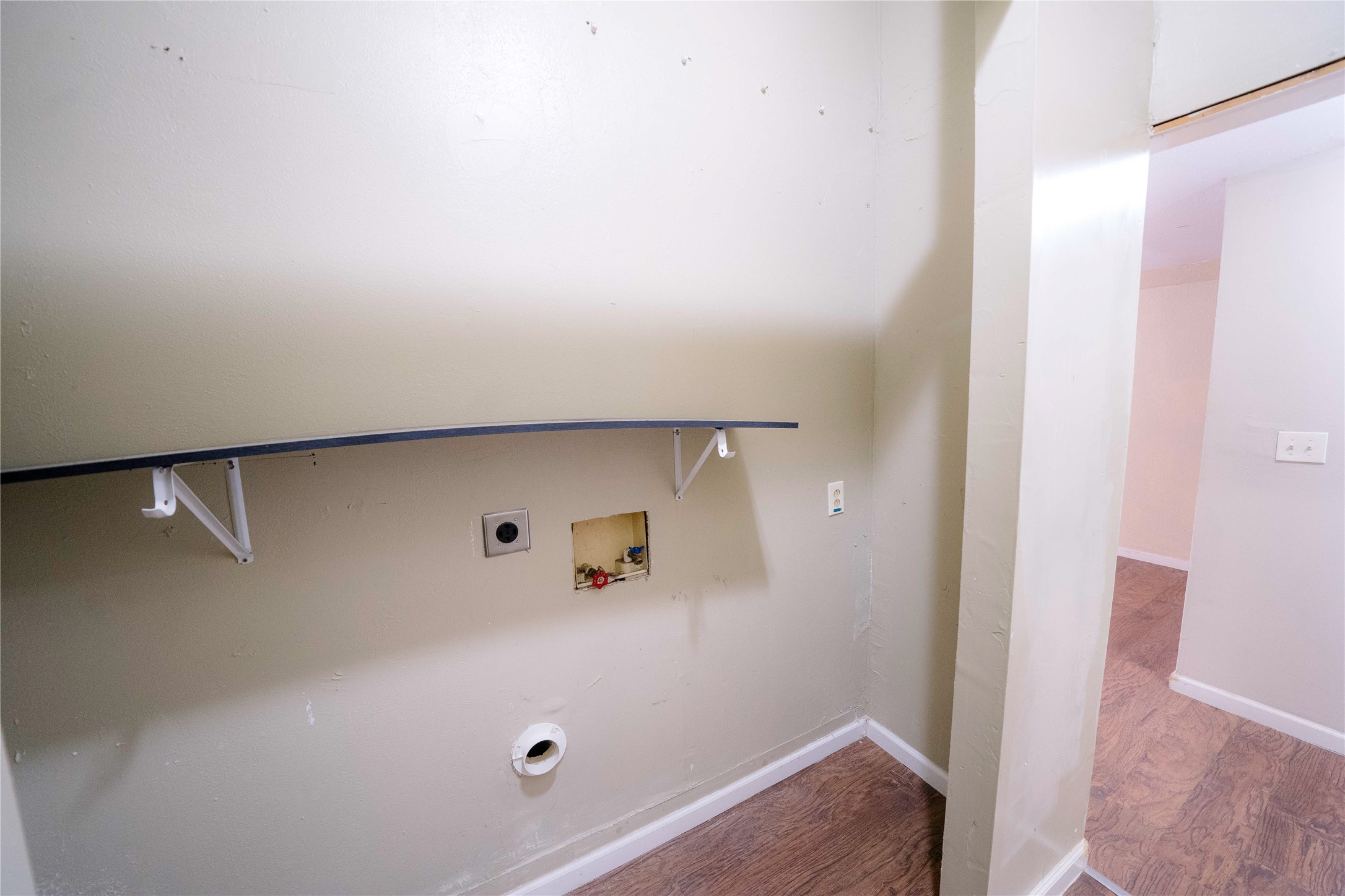 2303 Chestnut Street, Unit A Houston, TX 77009 - Photo 5 of 12 a bathroom with a shower