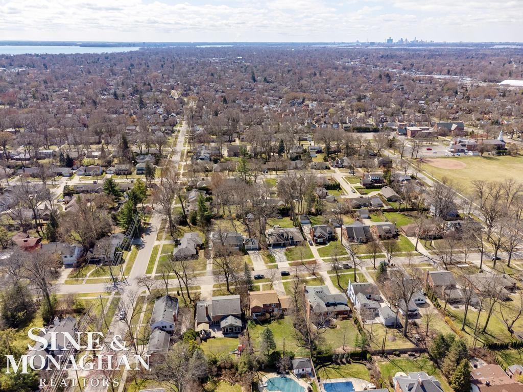 312 Cloverly Road Grosse Pointe, MI 48236 - Photo 73 of 89 50170282-466bd8cd-9d7a-484c-8f1a-9cf6f1917218.JPG