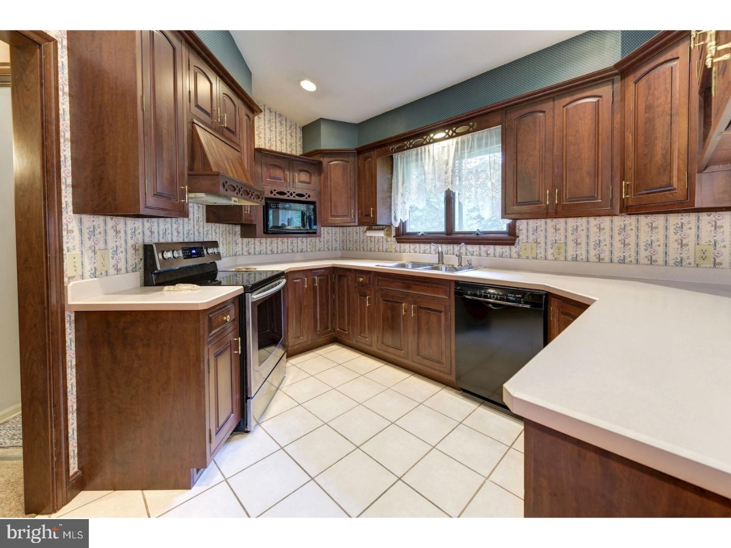 458 South Main Road Vineland, NJ 08360 - Photo 5 of 25 Kitchen