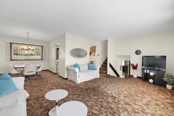 $349,900 | 404 Lucille Avenue, Fox River Grove, IL 60021