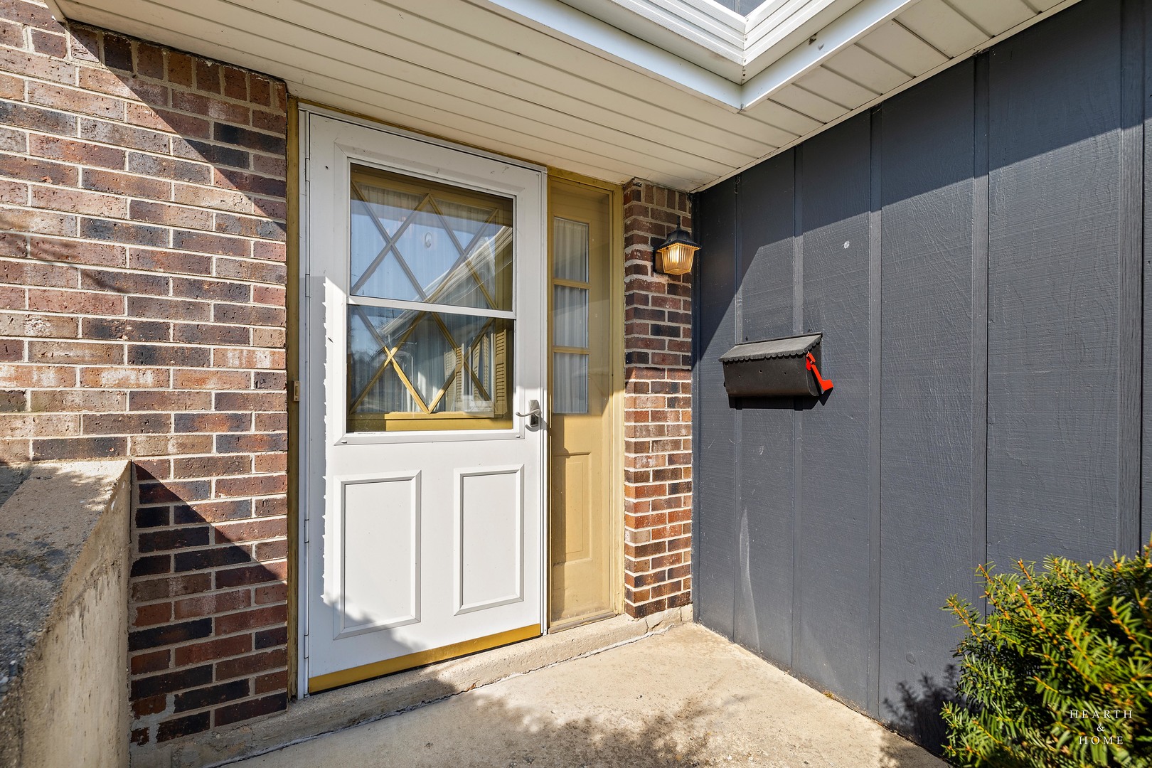 404 Lucille Avenue Fox River Grove, IL 60021 - Photo 2 of 36 a view of entryway door