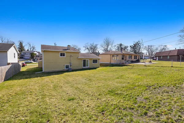 $349,900 | 404 Lucille Avenue, Fox River Grove, IL 60021